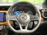 【純正革巻きステアリング】上質な革を使用することで、手にしっかり馴染みとても運転しやすいハンドルです♪
