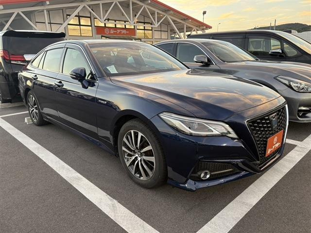 クラウン ハイブリッド 2.5 S Cパッケージ 禁煙車 純正ナビ バックカメラ