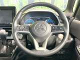【純正革巻きステアリング】上質な革を使用することで、手にしっかり馴染みとても運転しやすいハンドルです♪