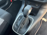 店舗にて現車の確認もいただけますので、お電話で在庫のご確認の上是非ご来店くださいませ。