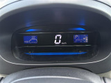 【スピードメーター】メーターがシンプルで見やすく運転しやすいですね!