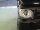 LEDヘッドライトは、点灯の瞬間から光量を発揮し、突然暗くなるトンネルなどでの安定感を高めます。
