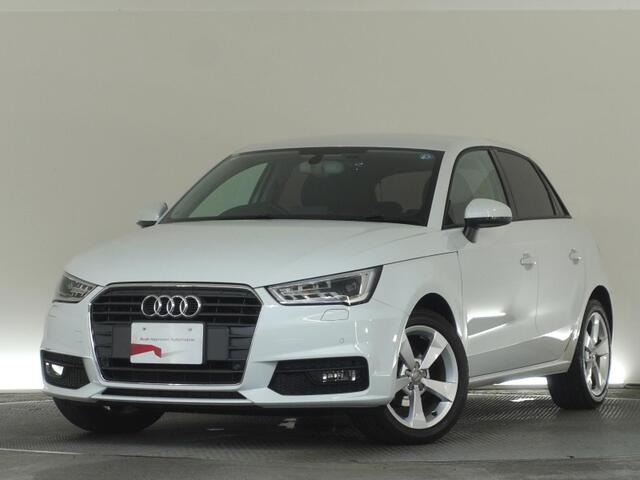 A1スポーツバック 1.0 TFSI スポーツ 