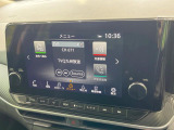 【メーカー純正ナビ】インテリアに溶け込むスタイリッシュな「専用設計」メーカーナビを装備♪視認性や操作性など基本性能にも優れ、より上質なカーライフをお楽しみいただけます。