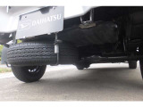 下廻りの様子です。スペアタイヤを新品に交換してあります。