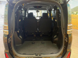 普段のお買い物や通勤、送迎等に十分な荷室スペースを確保しております。セカンドシートを倒すと、大きな荷物の積載も可能です♪