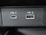 充電ケーブルの接続部になります!