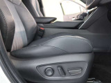 パワーシート搭載。微妙な調整が手軽にでき、ピッタリなポジションで運転することが可能です。