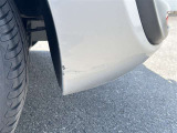 傷等が御座いますので、現車をご覧になって状態を確認をして下さい。修理をご希望の方は有償になりますが、弊社板金工場にて修理可能です!詳細はスタッフにご相談ください!