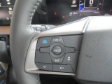 話題の運転支援装置プロパイロットが搭載されてます。アクセル、ブレーキ、ハンドルの操作をクルマがアシストしてくれます。