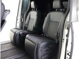 ゆとりある広々とした車内空間は、ドライブを始め買い物やレジャーなど、幅広く活躍します。一人でもみんなとでもお出かけを楽しみましょう!