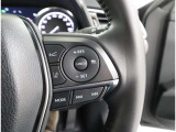 レーダークルーズコントロール(全車速追従機能付)付きです。車速に応じて追従支援してくれるので、ロングドライブも快適です。詳細は販売店スタッフまでおたずねください。