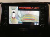 バックギアに入れると、このように後方が映し出されます!駐車の際とても安心!便利!最終確認はご自身の目と耳で必ず行ってください!