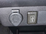 シガーソケット用の充電器が使用可能です!