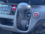 【 シフト 】スムーズなシフトチェンジで快適にお車を操縦していただけます!//