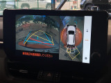 【パノラミックビューモニター】専用のカメラにより、上から見下ろしたような視点で360度クルマの周囲を確認することができます☆死角部分も確認しやすく、狭い場所での切り返しや駐車もスムーズに行えます。