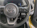 レーダークルーズコントロール(全車速追従機能付)付きです。車速に応じて追従支援してくれるので、ロングドライブも快適です。詳細は販売店スタッフまでおたずねください。