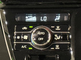 車内空調は&rdquo;AUTOエアコン&rdquo;にお任せ。運転に集中出来ますよ!