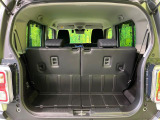 普段のお買い物や通勤、送迎等に十分な荷室スペースを確保しております。セカンドシートを倒すと、大きな荷物の積載も可能です♪