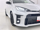 フォグランプ装着車です。暗い夜道の車両前方を明るく照らします