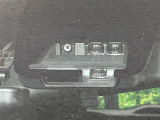 【トヨタセーフティセンス】走行中に前方の車両等を認識し、衝突しそうな時は警報とブレーキで衝突回避と被害軽減をアシスト。より安全にドライブをお楽しみいただけます。