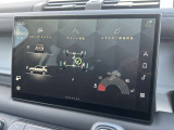 11.4インチ大型スクリーンではナビ画面以外のカメラ機能などもクリアに映し出してくれます。