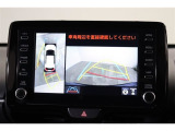 パノラミックビューモニター付きです。車両を上から見たような映像をディスプレイオーディオ画面に表示。運転席からの目視だけでは見にくい、車両周辺の状況をリアルタイムでしっかり確認できます。