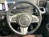 【純正革巻きステアリング】上質な革を使用することで、手にしっかり馴染みとても運転しやすいハンドルです♪