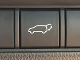 【パワーバックドア】スマートキーや運転席のボタンを押すだけでリアゲートが自動で開閉します!荷物を持っている時や、高い位置にあるバックドアを閉める際に便利な機能です♪