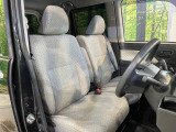 運転席シート廻りは使用感も少なく、良好な状態となっています。丁寧に使われていたことがよくわかりますね。