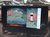 【パノラミックビューモニター】専用のカメラにより、上から見下ろしたような視点で360度クルマの周囲を確認することができます☆死角部分も確認しやすく、狭い場所での切り返しや駐車もスムーズに行えます。