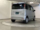 リヤ、後ろから見るとまた車の印象が変わってきますね☆☆