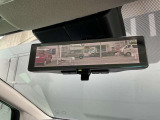 スマートルームミラーで後部座席に同乗者がいても後方視界がしっかりと確保できます☆