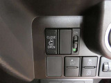 片側電動スライドドアのスイッチ付です。車内からもスイッチひとつで楽にドアの開閉が可能です。電動なので開閉時に力を使う必要がなく、半ドアになることもありません!