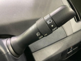 【オートライト】周りの明るさに応じて自動でヘッドライトの点灯・消灯ができる機能です!ライトの付け忘れ・消し忘れなどが無くなり、雨の日や夕方の走行も安心!トンネル通過時も便利ですね♪