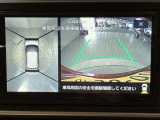 パノラミックビューモニター付きです。車両を上から見たような映像をディスプレイオーディオ画面に表示。運転席からの目視だけでは見にくい、車両周辺の状況をリアルタイムでしっかり確認できます。