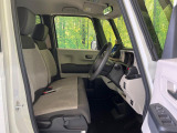 運転席シート廻りは使用感も少なく、良好な状態となっています。丁寧に使われていたことがよくわかりますね。
