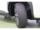 タイヤサイズ 215/50R18。