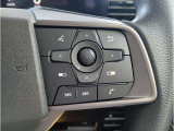 ルークスはハンドル右側にディスプレイ操作スイッチを設置。片手でチャンネルや音量の切り替え、ディスプレイの操作ができます。