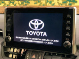 【メーカー純正ナビ】インテリアに溶け込むスタイリッシュな「専用設計」メーカーナビを装備♪視認性や操作性など基本性能にも優れ、より上質なカーライフをお楽しみいただけます。