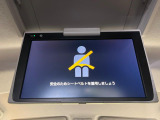 【フリップダウンモニター】大画面モニターで後席でもエンタメをお楽しみいただけます。小さなお子様にも大人気の装備です♪