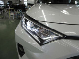 1灯の光源でハイ・ローを切り替えられるBi-Beam LEDランプ+LEDクリアランスランプ(オートレベリング機能付)