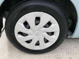 純正スチールホイールキャップ付です!タイヤサイズは175/65R15
