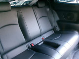 ゆとりある広々とした車内空間は、ドライブを始め買い物やレジャーなど、幅広く活躍します。一人でもみんなとでもお出かけを楽しみましょう!