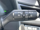 【オートライト(AUTO)】外の明るさをシステムが感知して、自動でヘッドライトが点灯します。ヘッドライトをつけ忘れを防ぐ便利機能です。