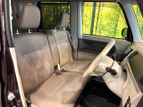 運転席シート廻りは使用感も少なく、良好な状態となっています。丁寧に使われていたことがよくわかりますね。