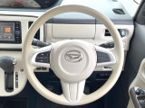 インテリアに合わせたデザインのステアリングは、運転される方のことも考え、運転しやすい形状、大きさです。是非一度、実際に触ってお確かめください。