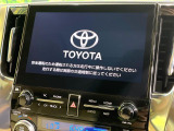 【メーカー純正9型ナビ】インテリアに溶け込むスタイリッシュな「専用設計」メーカーナビを装備♪視認性や操作性など基本性能にも優れ、より上質なカーライフをお楽しみいただけ