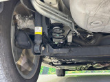 お車を安心してお乗りいただく為には、足回りの定期点検が欠かせません。サービスサポート(有償保証)では無料点検もご提供しており、安心のカーライフをお過ごしいただけるサポート体制が整っています。