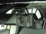 ドライブレコーダー装備:車の走行中の主に外観を中心に記録する撮影機材です!交通事故発生時の責任の所在を明確にしたり、観光等を記録するのにも役立ちます!